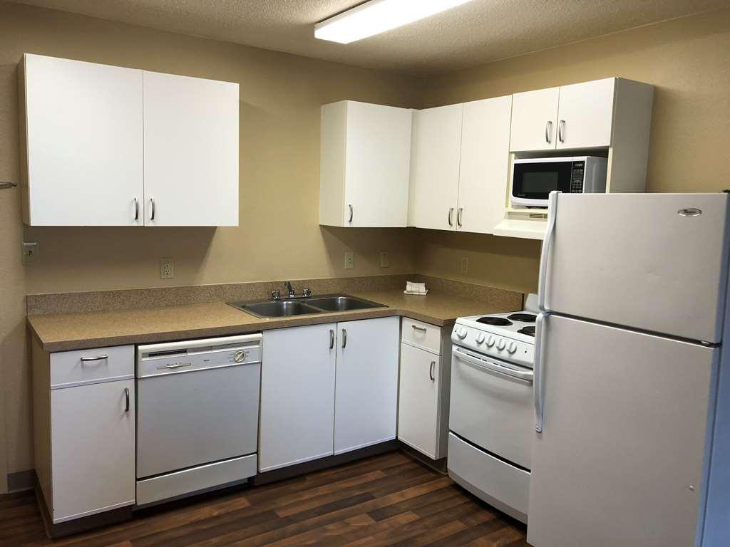 Extended Stay America Suites - Cincinnati - Blue Ash - Kenwood Road Room photo